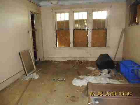 5911 Eastlawn (18)_m.jpg